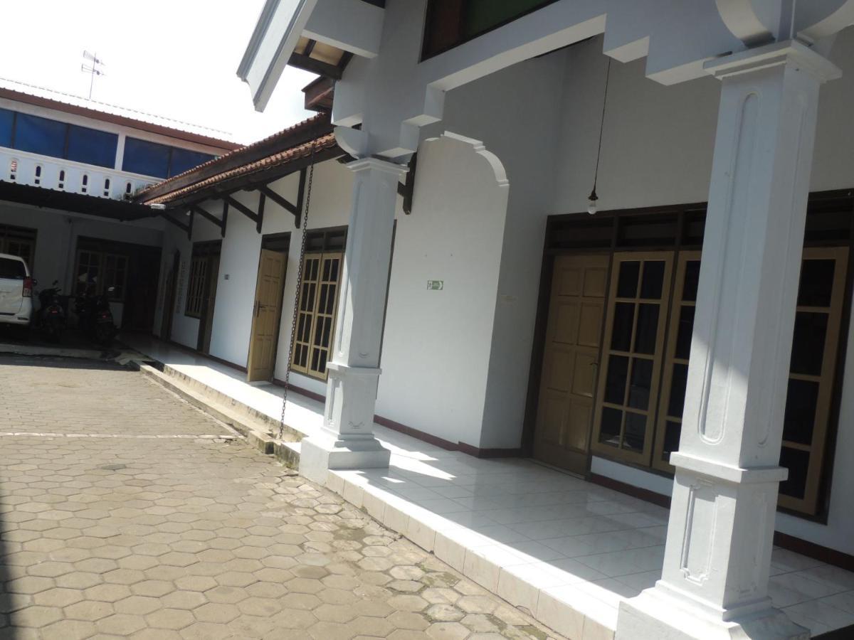 Hotel Sejahtera Kebumen Bagian luar foto