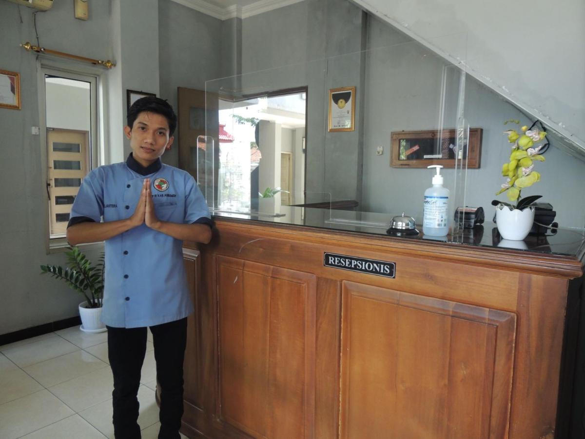 Hotel Sejahtera Kebumen Bagian luar foto